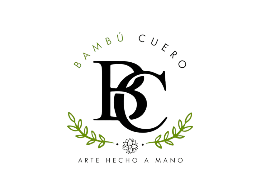 logotipo-bambu-cuero-cliente-blueshot Logotipo oficial de Bambú Cuero con iniciales B y C entrelazadas en color negro, corona de hojas verdes y eslogan "Arte hecho a mano", para el carrusel de clientes de Blueshot.
